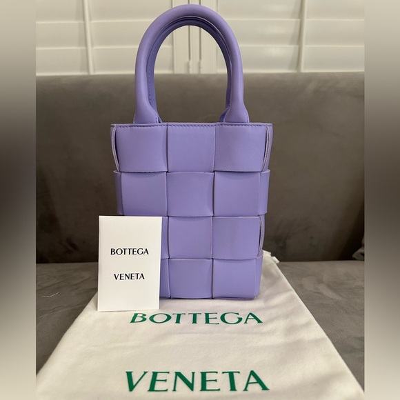 🌟SOLD🌟 NWT Bottega Veneta Small Cassette Tote Bag - Picture 4 of 9
